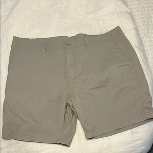 Duck Head Men's Flat Front Shorts in Light Gray